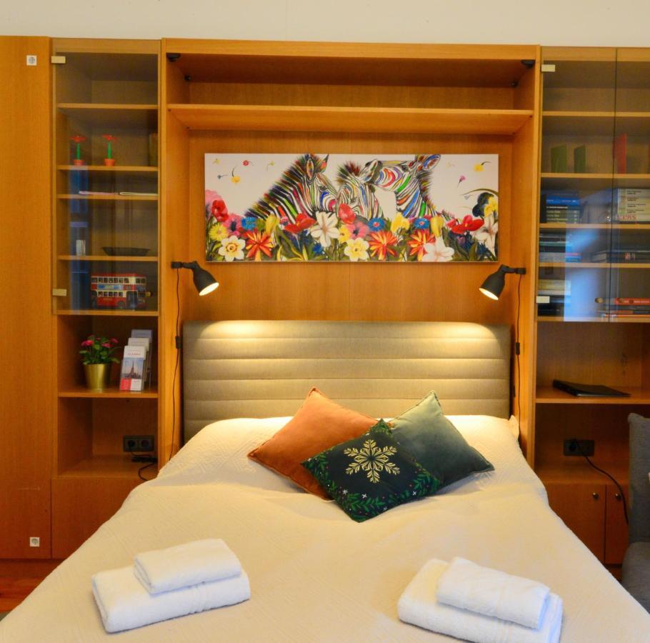 Charming With Balcony In Hip & Trendy Margareten Appartement Wenen