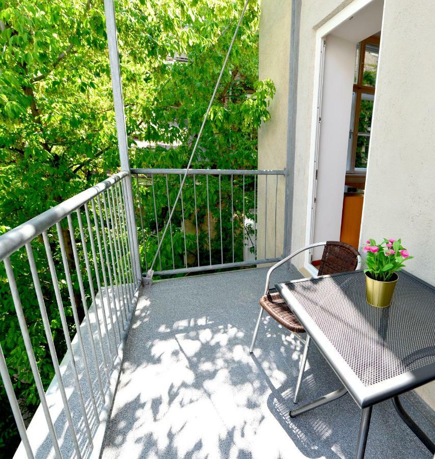 Appartement Charming With Balcony In Hip & Trendy Margareten Wenen